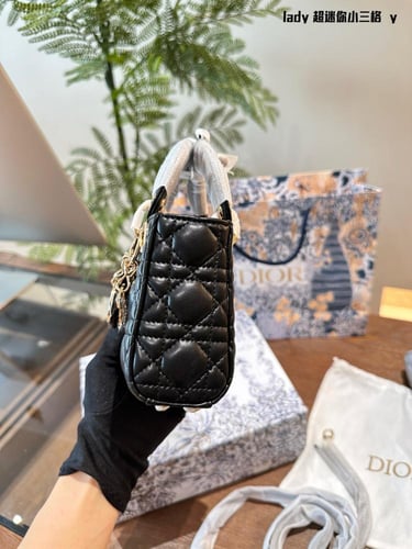 شنطة ديور ميني 13cm Lady Dior mini (متوفرة بعدة ال...