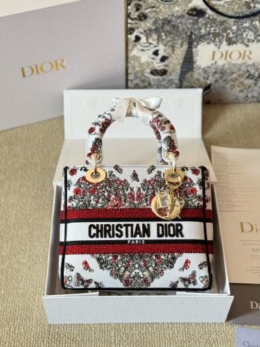 شنطة ليدي ديور Laby Dior