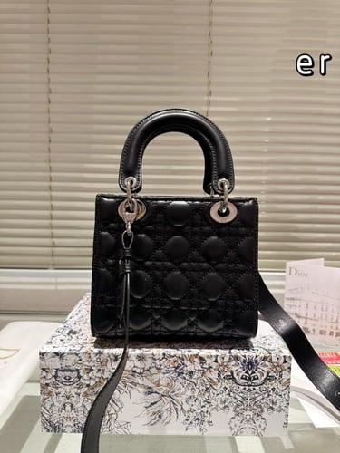 شنطة ليدي ديور لون الهاردوير فضي 20cm Lady Dior (م...