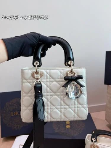 شنطة ديور ليدي ديور | Lady Dior (متوفرة بحجمين)
