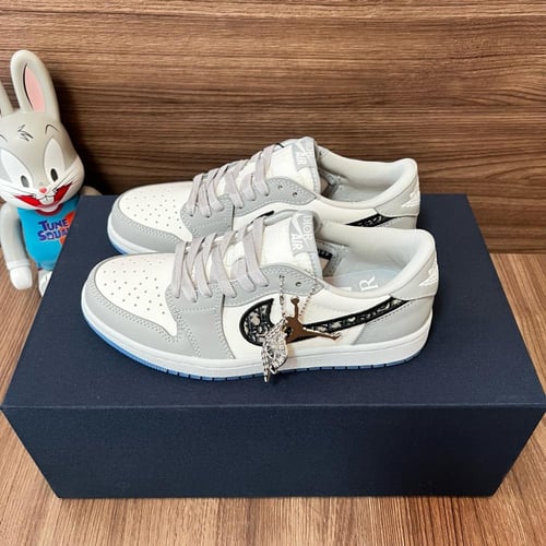 سنيكرز ديور جوردان