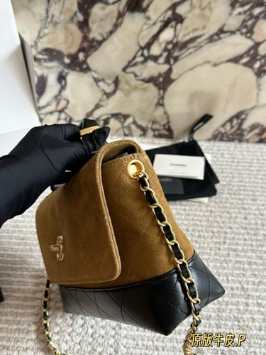 شنطة شانيل (متوفرة بعدة الوان)