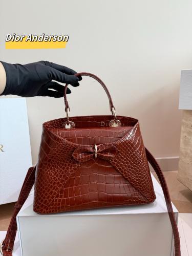 شنطة ديور سيغال | Cigale Bag (متوفرة بعدة الوان)