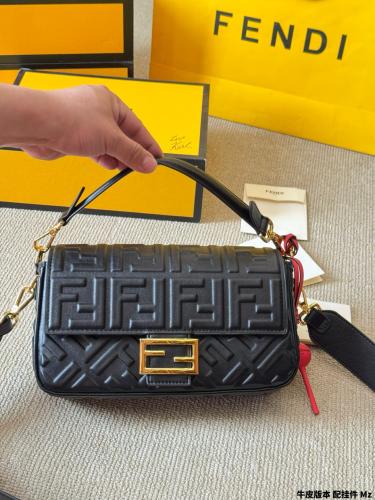 شنطة فندي باقيت Baguette