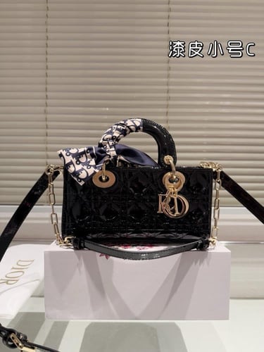 شنطة ليدي ديور 22cm Lady Dior (متوفرة بعدة الوان)