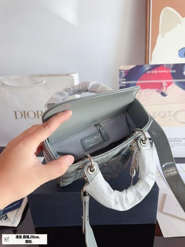 شنطة ديور Lady Dior ليدي ديور مقاس 20cm (متوفرة بع...