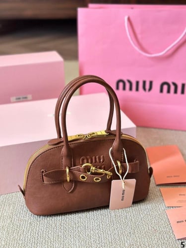 شنطة ميو ميو Aventure ( متوفرة بعدة الوان )