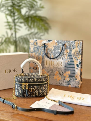 شنطة ديور Vanity