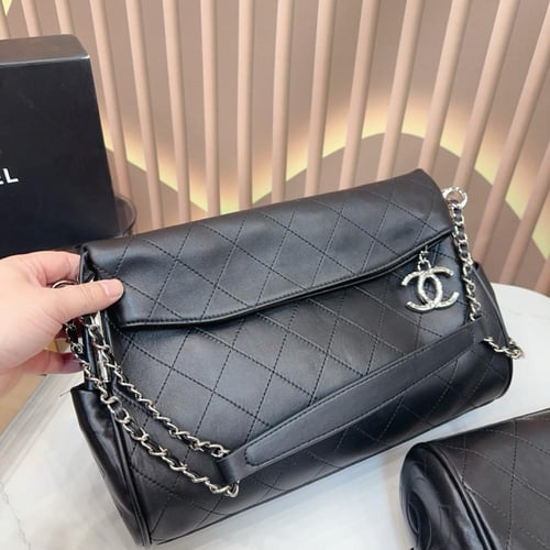 شنطة شانيل (متوفرة بحجمين)