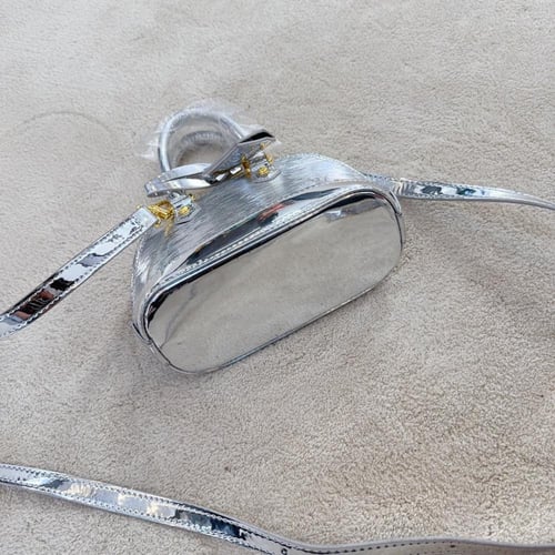 شنطة لويس فيتون نانو الما