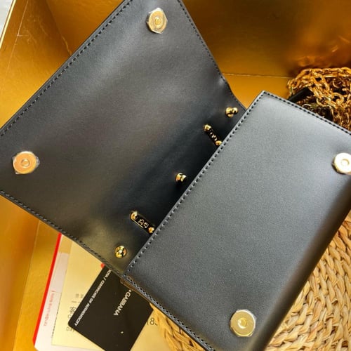 شنطة دولشي اند غابانا D&G (متوفرة بعدة الوان)