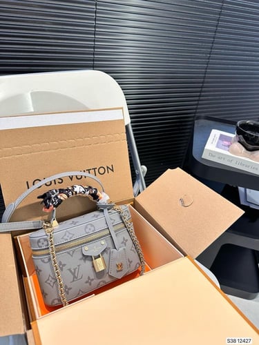 شنطة لويس فيتون