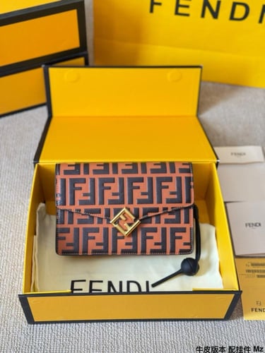 شنطة فندي (متوفرة بعدة الوان)