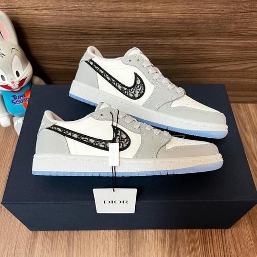 سنيكرز ديور جوردان