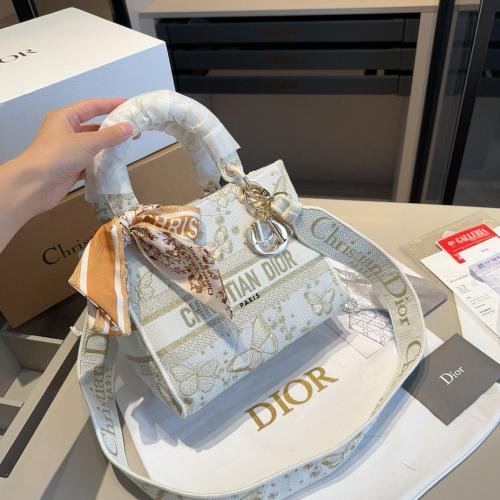 شنطة ليدي ديور Laby Dior