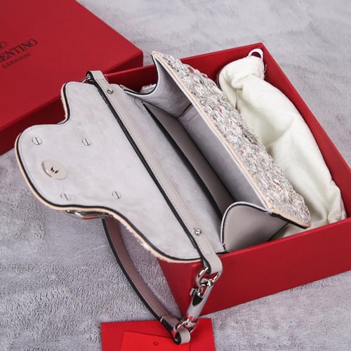 شنطة فالنتينو لوكو Loco