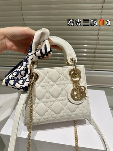 شنطة ليدي ديور 17cm Lady Dior (متوفرة بعدة الوان)