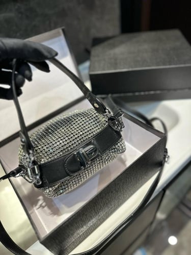 شنطة الكسندر وانغ Alexander wang