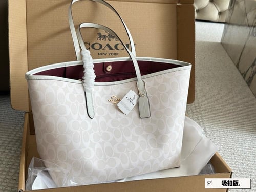 شنطة كوتش City tote