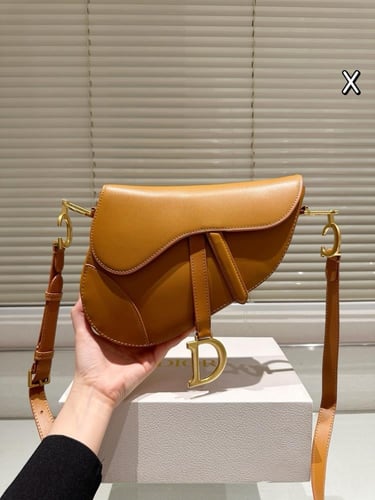 شنطة ديور Saddle (متوفرة بعدة الوان)