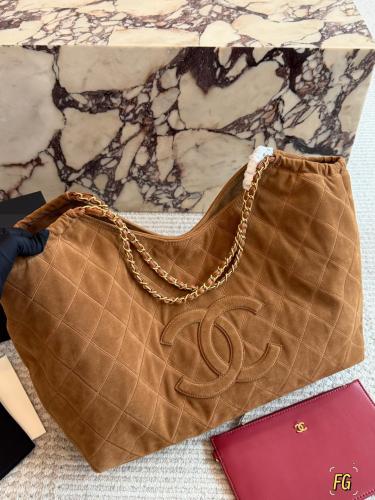 شنطة شانيل هوبو كبيرة | Large Hobo Bag (متوفرة بعدة الوان)