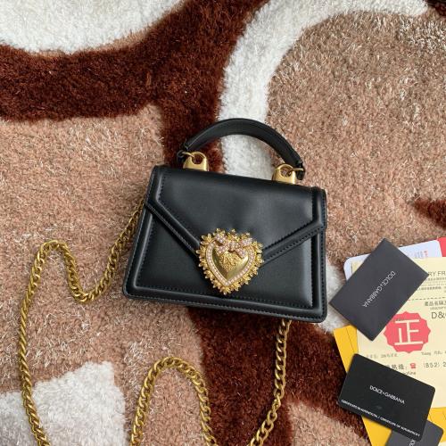 شنطة دولشي اند غابانا D&G 19cm (متوفرة بعدة الوان)