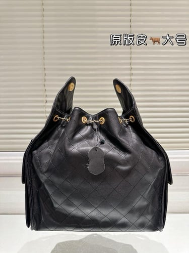 شنطة شانيل hobo خامة كافيار مقاس 30cm