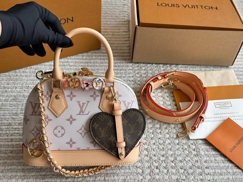 شنطة لويس فيتون الما Alma bb