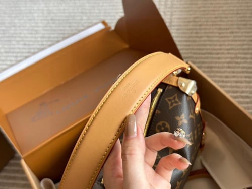 شنطة لويس فيتون Trunk