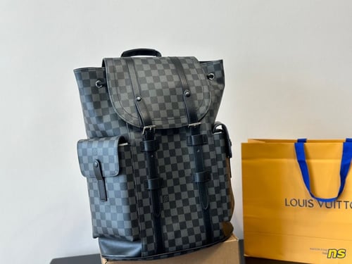 شنطة ظهر لويس فيتون Discovery ( بالوان متعددة )