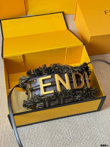 شنطة فندي (متوفرة بعدة الوان)