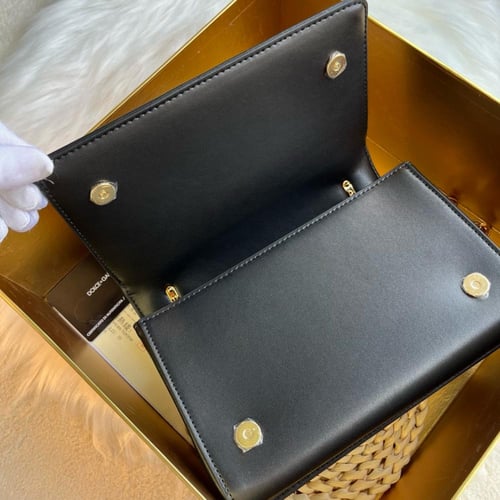 شنطة دولشي اند غابانا D&G (متوفرة بعدة الوان)