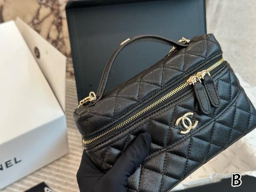 شنطة شانيل (متوفرة بعدة الوان)