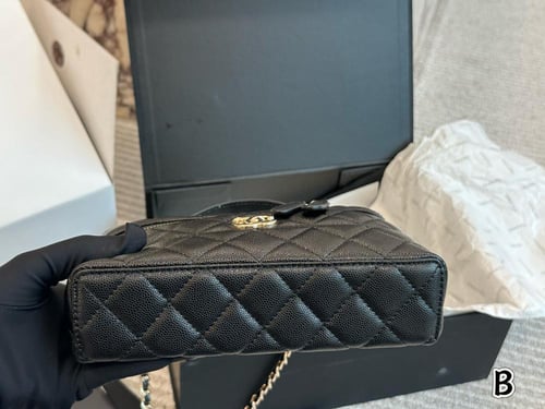 شنطة شانيل (متوفرة بعدة الوان)