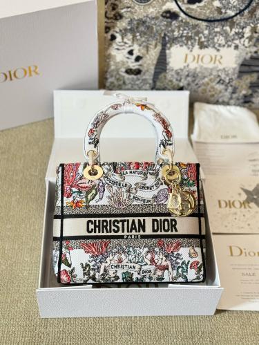 شنطة ليدي ديور Laby Dior