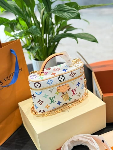 شنطة لويس فيتون Nice BB Vanity
