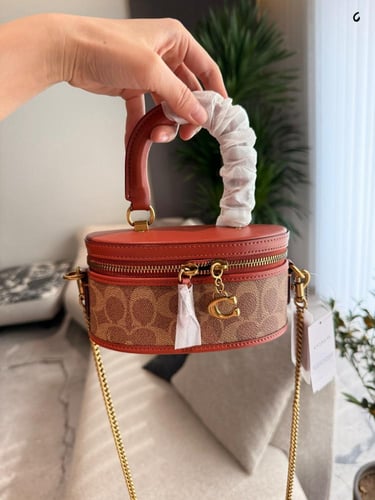 شنطة كوتش (متوفرة بعدة الوان)