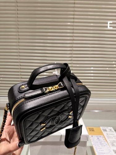 شنطة شانيل ( بالوان متعددة )