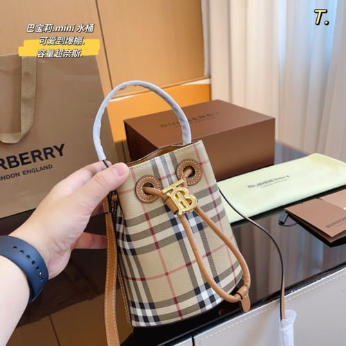 شنطة بربري ( بالوان متعددة )