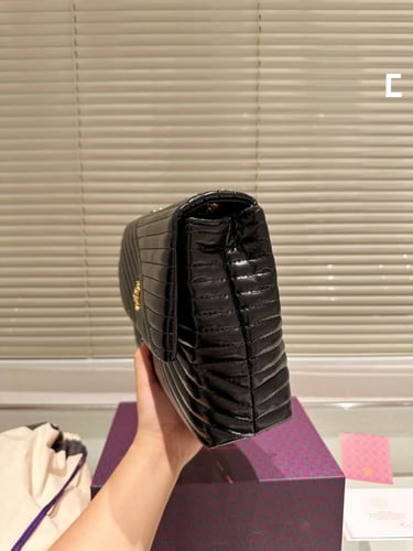 شنطة توري بورش