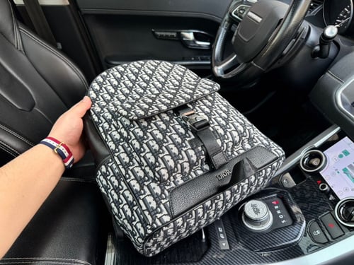 شنطة ظهر ديور Saddle