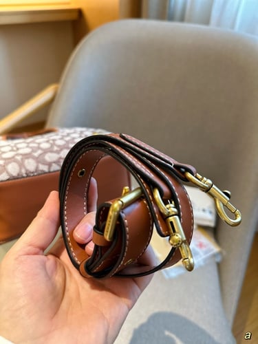 شنطة كوتش لانا Lana