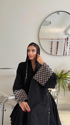 Luna Abaya