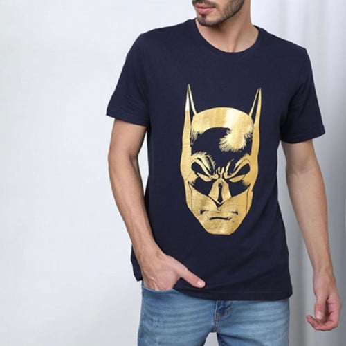 تيشيرت باتمان باللون الكحلي والذهبي