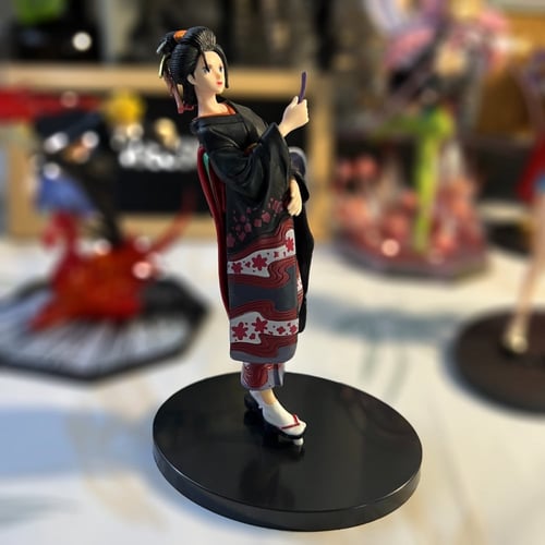 مجسم نيكوروبن