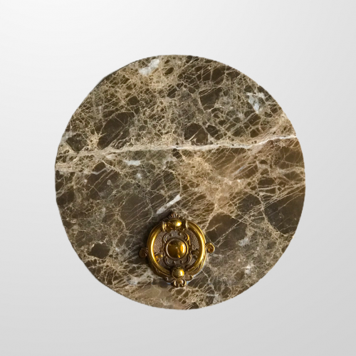 صحن رخام بني مستدير