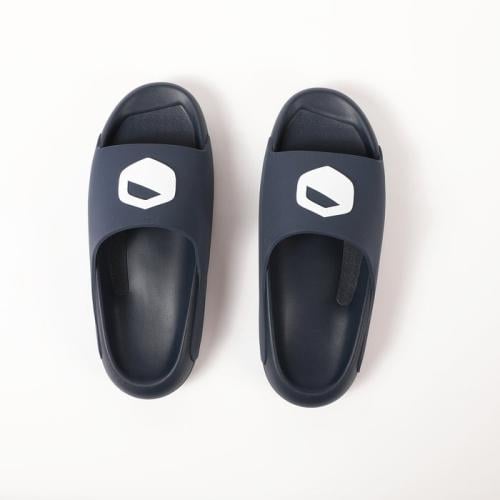 سليبر رياضي اسود من سكيلانو