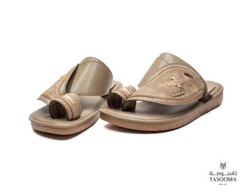 P3 حذاء شرقي مطرز من تاسومة 24012 / CAMEL