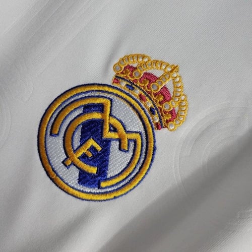 القميص الأساسي لنادي ريال مدريد لموسم 2022-2023