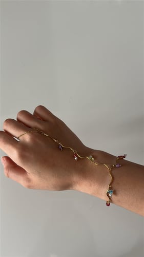 hand chain ملونه
